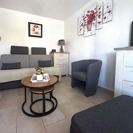 T2 Avec Parking Au Coeur De La Pinede - 4 Pers. - Fr-1-607-243 Apartmán *